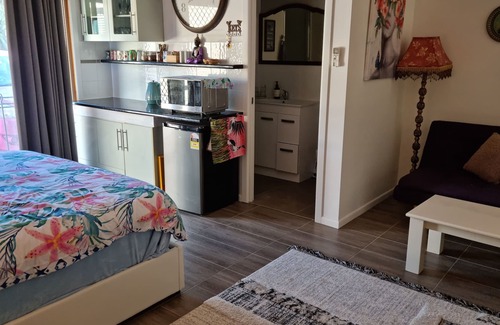 Maryborough House | Rainforest Retreat Opal Room