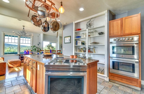 Carrolls House | Rainier Home on 20 Acres w/Blueberry Farm!
