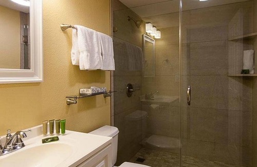 Historic Kailua Village Resort | Raintree Kona Reef, Hawaii Timeshare Rental Second