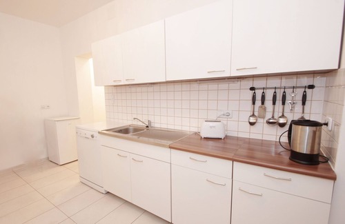Pressbaum Apartment | Raisa 4 rooms Terraces Apartment with garden