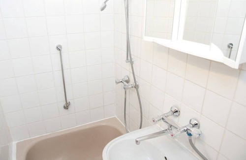 Pressbaum Apartment | Raisa Bright friendly 3-room apartment with garden entrance
