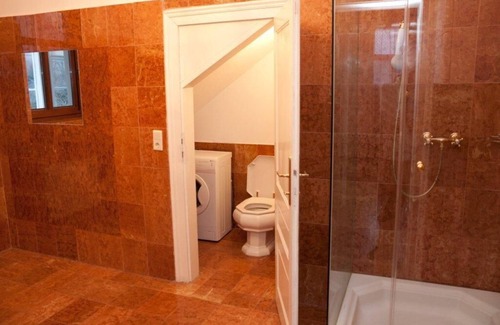 Pressbaum House | Raisa Superior Apartment with 2 bedrooms, 2 terraces and marble bathroom
