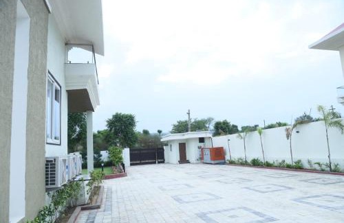 Jamwa Ramgarh Villa | Raj Farms Luxury Villa and Private Pool Near Kukus