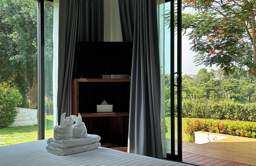 Kanchanaburi Bed & Breakfast | Rakmak Kan Resort & Cafe