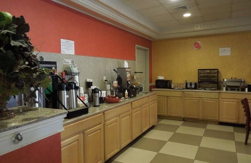 East Orange Hotel | Ramada by Wyndham East Orange
