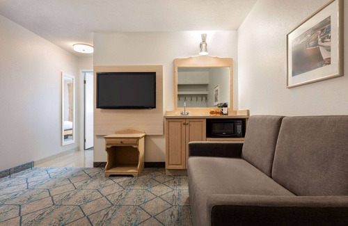 Miramichi Hotel | Ramada by Wyndham Miramichi New Brunswick