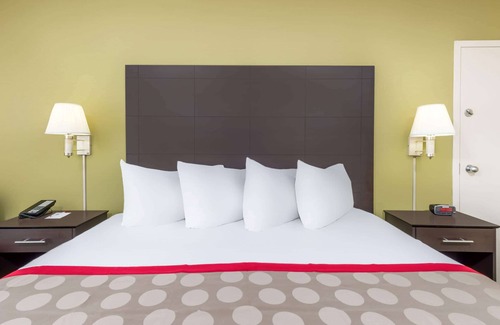 Vandalia Hotel | Ramada by Wyndham Vandalia
