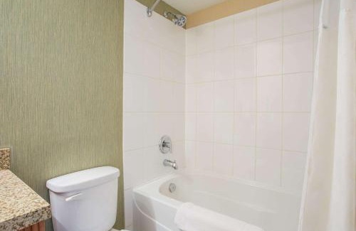 Williams Lake Hotel | Ramada by Wyndham Williams Lake