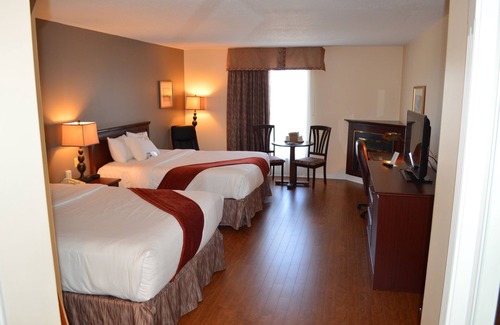 District Saint - Raymond - Vanier Hotel | Ramada Plaza by Wyndham Gatineau/Manoir du Casino