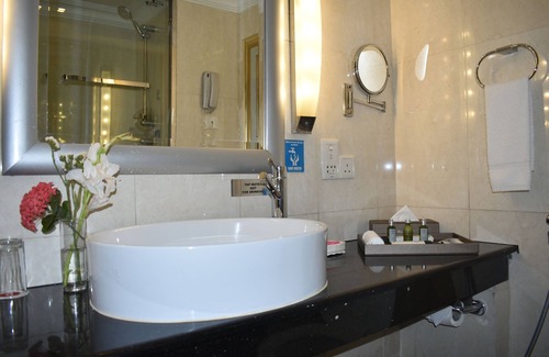 Karachi Hotel | Ramada Plaza by Wyndham Karachi Airport Hotel
