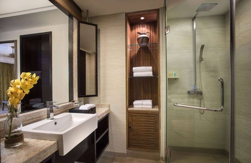 Tianya District Hotel | Ramada Plaza by Wyndham Sanya Bay
