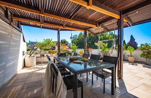 Ramat Hasharon Apartment | Ramat Hasharon Duplex Rooftop Oasis by Sea N Rent