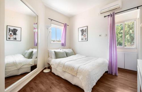 Ramat Hasharon Apartment | Ramat Hasharon Duplex Rooftop Oasis by Sea N Rent