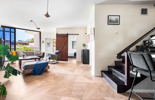 Ramat Hasharon Apartment | Ramat Hasharon Duplex Rooftop Oasis by Sea N Rent