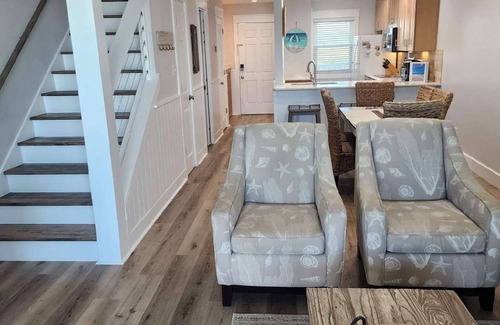 Sunnyside Condo | Ramsgate Harbour 21- Beach Front, Best Views, No Crowds, Beach Service included!
