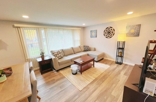 Tonawanda House | Ranch Oasis in Buffalo Niagara Area: Ideal Family Getaway
