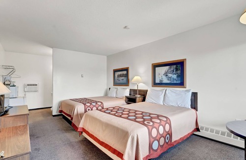 Medicine Hat Hotel | Ranchmen Motel