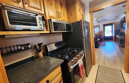 Big Bear City Cabin | Rancho Relaxo, large fully fenced pet friendly lot. Centrally located