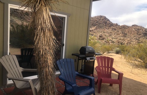 Monument Manor Cabin | Rancho Rockotillo - Breakfast in the Boulders next-door to National Park !