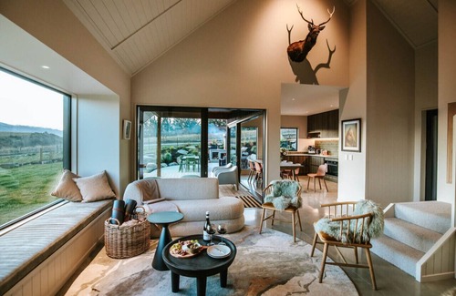Gladstone House | Ranger's Retreat | Mountain Views | Secluded