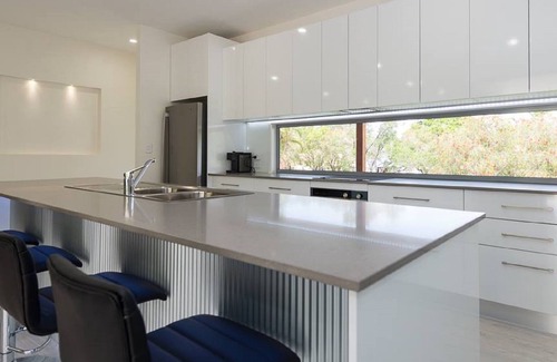 Little Mountain House | Rangimarie Holiday House