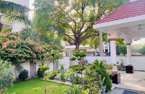 Greater Noida House | Rangoon by Grehstay 2BHK Independent House near Expo Mart