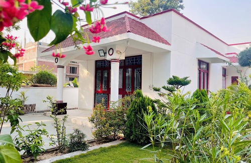 Greater Noida House | Rangoon by Grehstay 2BHK Independent House near Expo Mart