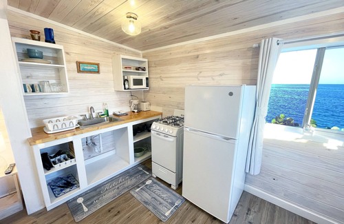 Alice Town House | Ranked by VRBO/HomeAway Top 10 Most Unique Rentals Worldwide, Walk to Town.