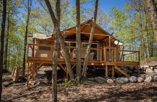 Grand Rapids Cabin | Rapids Luxury Canvas on Deer Lake