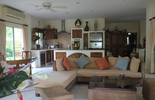 Rawai Villa | RARE ! 3 bed, pool-jacuzzi, 1600m2, tropical garden, quiet. -15% from Oct 14 to 24