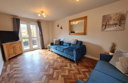 Merthyr Tydfil House | RARE FIND 3BR Detached with Garage Bike Park Wales
