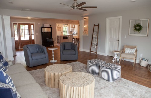 Lake Oconee House | RARE FIND – Beautifully decorated 4B/4.5B Lakefront Getaway! Centrally located