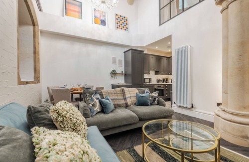 Crosby Apartment | Rare Historic Church | Stained Glass | Parking