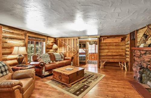 Parks Villa | Rare Log Cabin Treasure Close to Grand Canyon Now with Wi-Fi