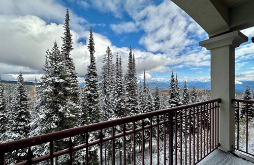 Silver Star Mountain Condo | Rare Top 3rd Floor Corner Grandview Condo with Elevator & Extra Large Balcony