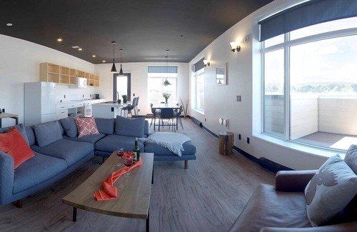 Whitehorse Hotel | Raven Inn Whitehorse