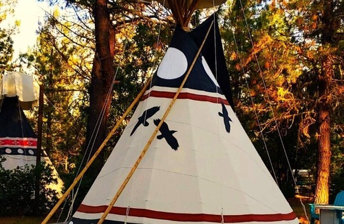 Cave Junction Apartment | Raven’s Myth - Luxury Glamping 16' Tipi - Restrooms and Showers are only a short walk away.