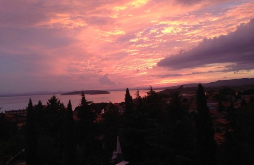 Passignano sul Trasimeno Apartment | Ray's House - GLICINE Apartment