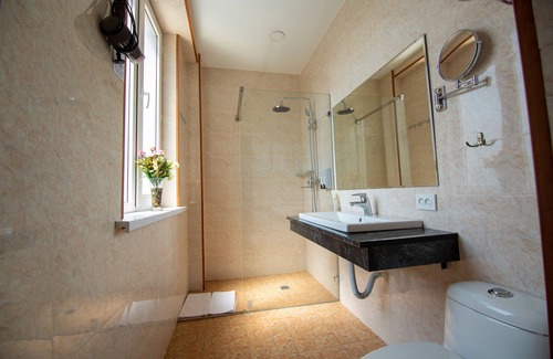 Osh Hotel | Rayan Hotel
