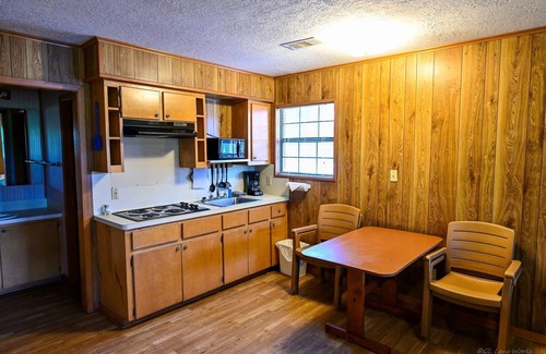 Brookeland Hotel | Rayburn Resorts