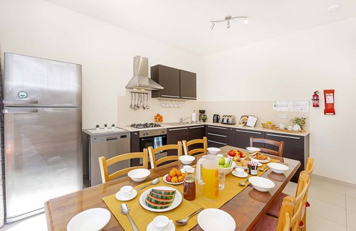 Ggantija Villa | Razzett Luna Holiday Home