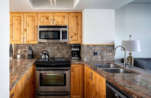 North Park City Condo | RC27 · 2Bed 2Bth Lovely Ski Lodging In The Heart of PC!