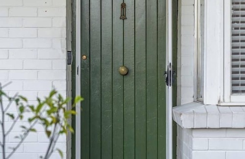 Albury House | Read Place Retreat - Albury