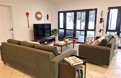 Muloowurtie Hotel | Reads Retreat, Black Point
