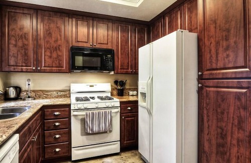 Laguna Niguel Condo | Ready to ESCAPE?! 2 bed/2 bath! Ocean Breezes! 1 Car Garage - La Vista
