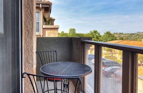 Laguna Niguel Condo | Ready to ESCAPE?! 2 bed/2 bath! Ocean Breezes! 1 Car Garage - La Vista