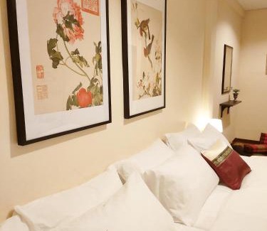 Thanon Phetchaburi House | Real Bangkok Guesthouse Private 3BR Home 3 Min to BTS Ratchathewi