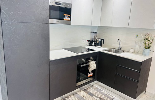 Labadi Apartment | Realtor & Tours - 233 Boulevard