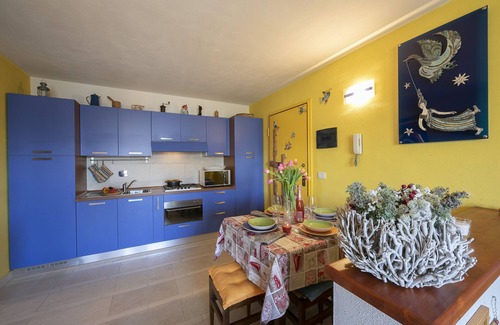 Bardonecchia Apartment | Rebecca's House (few steps from skiing), Bardonecchia, Italy