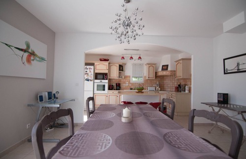 Cheval-Blanc House | Recent bright, air-conditioned house with pool near Luberon